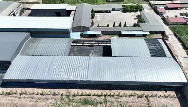 大型倉(cāng)庫(kù)雨棚